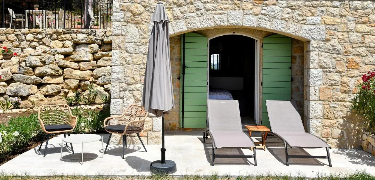 Chambre D'Hotes Cottes Callian  Bed & Breakfast Callian (Var)
